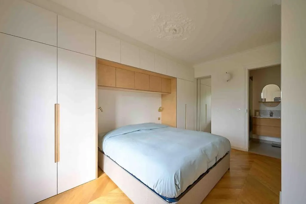 Marais - Parents Suite & Kids Room With Park View Paris