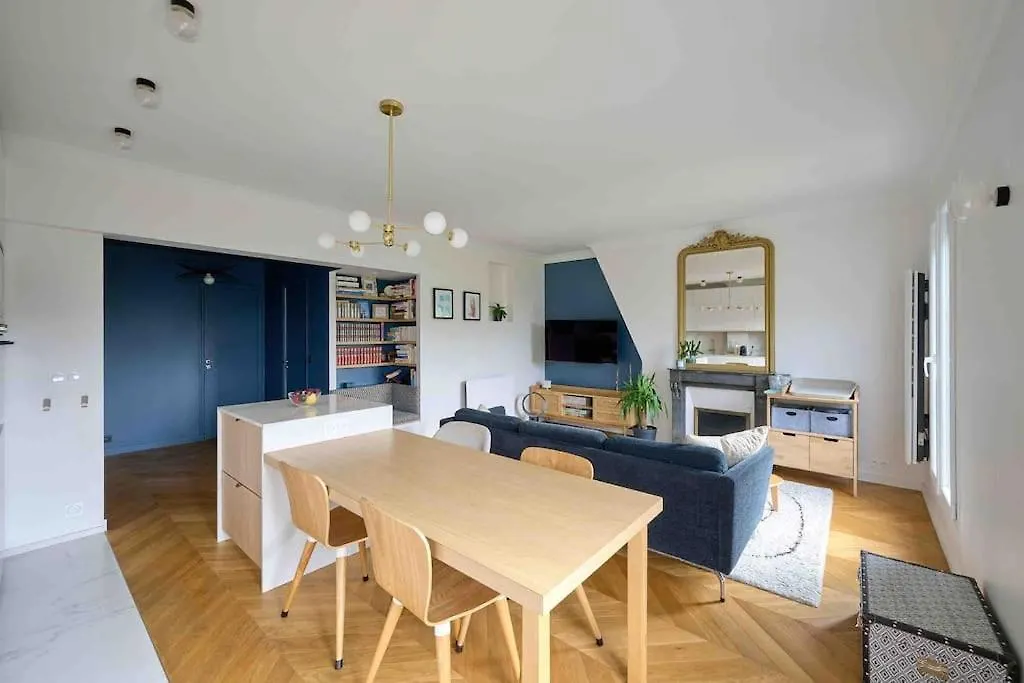 Marais - Parents Suite & Kids Room With Park View Paris Apartment