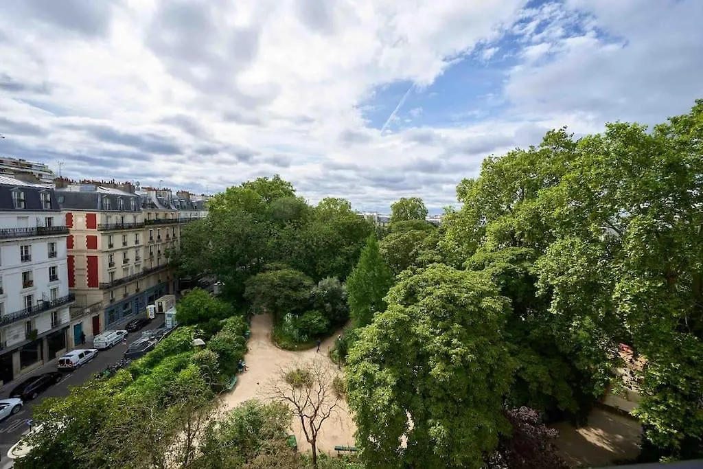 Marais - Parents Suite & Kids Room With Park View Paris