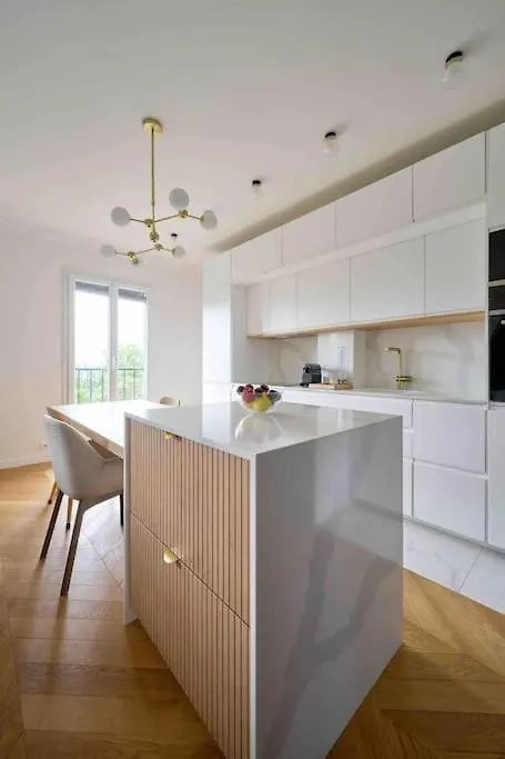 Marais - Parents Suite & Kids Room With Park View Paris France
