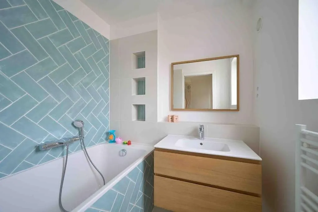 Apartment Marais - Parents Suite & Kids Room With Park View Paris